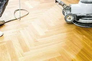Pflege – Fachgerechte Reinigung und Wartung von Bodenbelägen